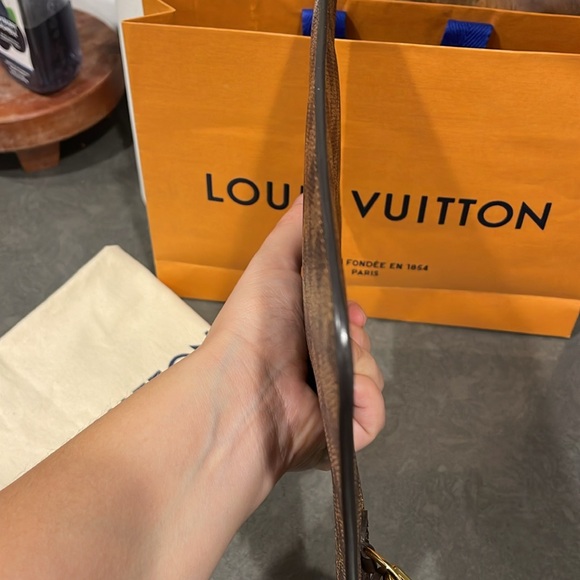 Louis Vuitton Damier Ebene MM Wristlet - Picture 9 of 10